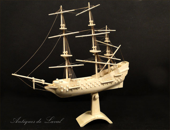 Maquette De Bateau Trois-mâts En Ivoire Sculpté XI