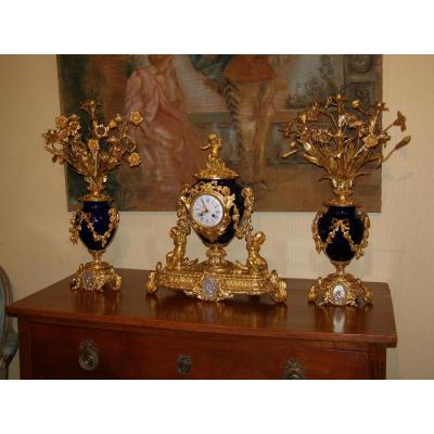Garniture De Cheminée Porcelaine De  Sevres Et Bronzes Dorés