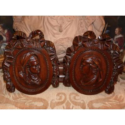 Paire De Médaillons Sculptés Sur Bois, 18ème Siècle