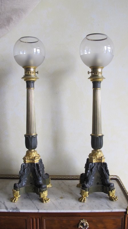 Paire de lampes \"Carcel\" bronze patiné et doré Déb