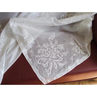 In Switzerland Organdy Tablecloth Embroidered Hand Towels + 12