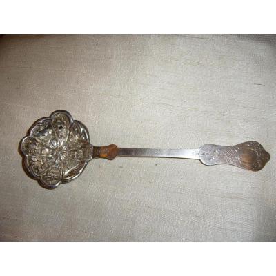 Cuillere à Saupoudrer En Argent Massif XIXème