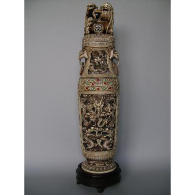 Vase Chinois en ivoire. Fin XIXème_début XXème