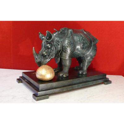 DALI SALVADOR BRONZE SIGNE ET JUSTIFIE RHINOCEROS HABILLE EN DENTELLES 44 CM