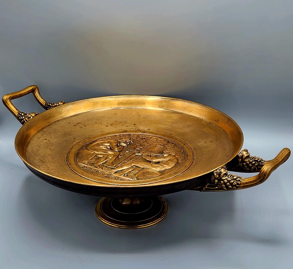 Large Bronze Cup " Tazza ". Ferdinand Levillain Foundu Barbedienne 1870