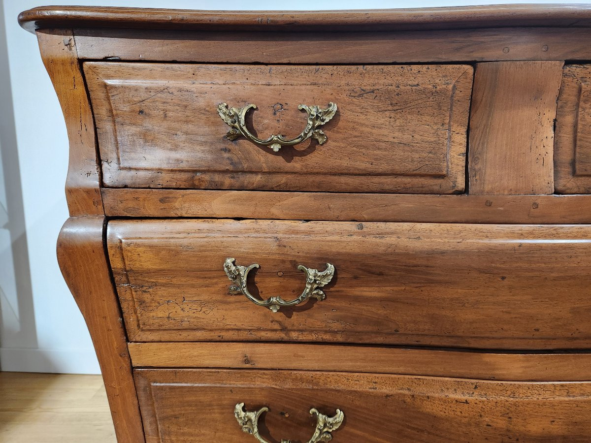 Bordeaux Tomb Chest Of Drawers In Carved Walnut – Louis XV Period, 18th Century-photo-2