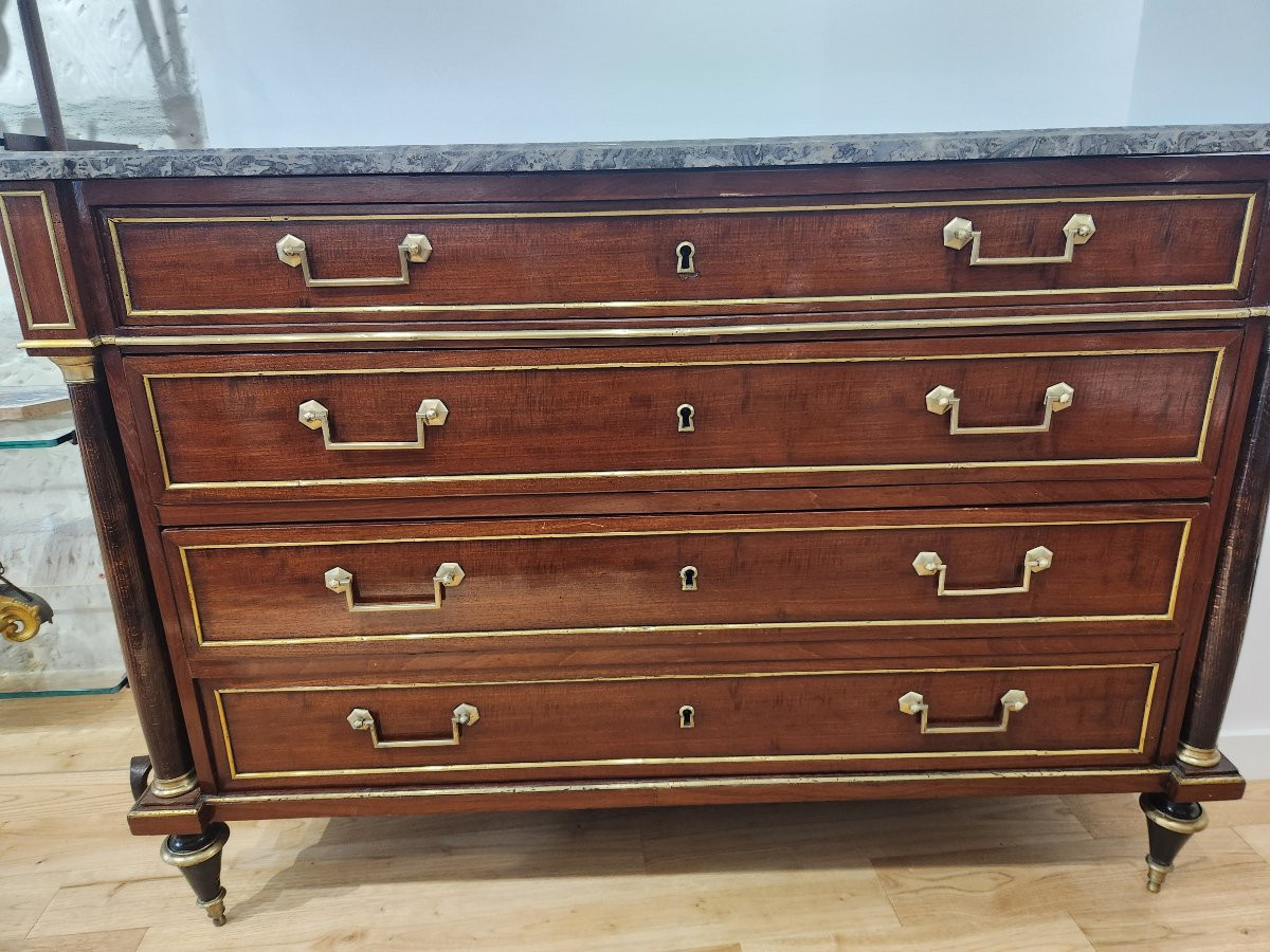 Commode d’époque Transition Louis XVI – Directoire en acajou et laiton, vers 1790-photo-4