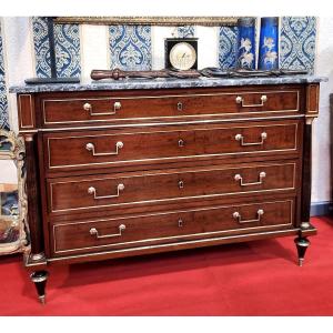 Commode d’époque Transition Louis XVI – Directoire en acajou et laiton, vers 1790
