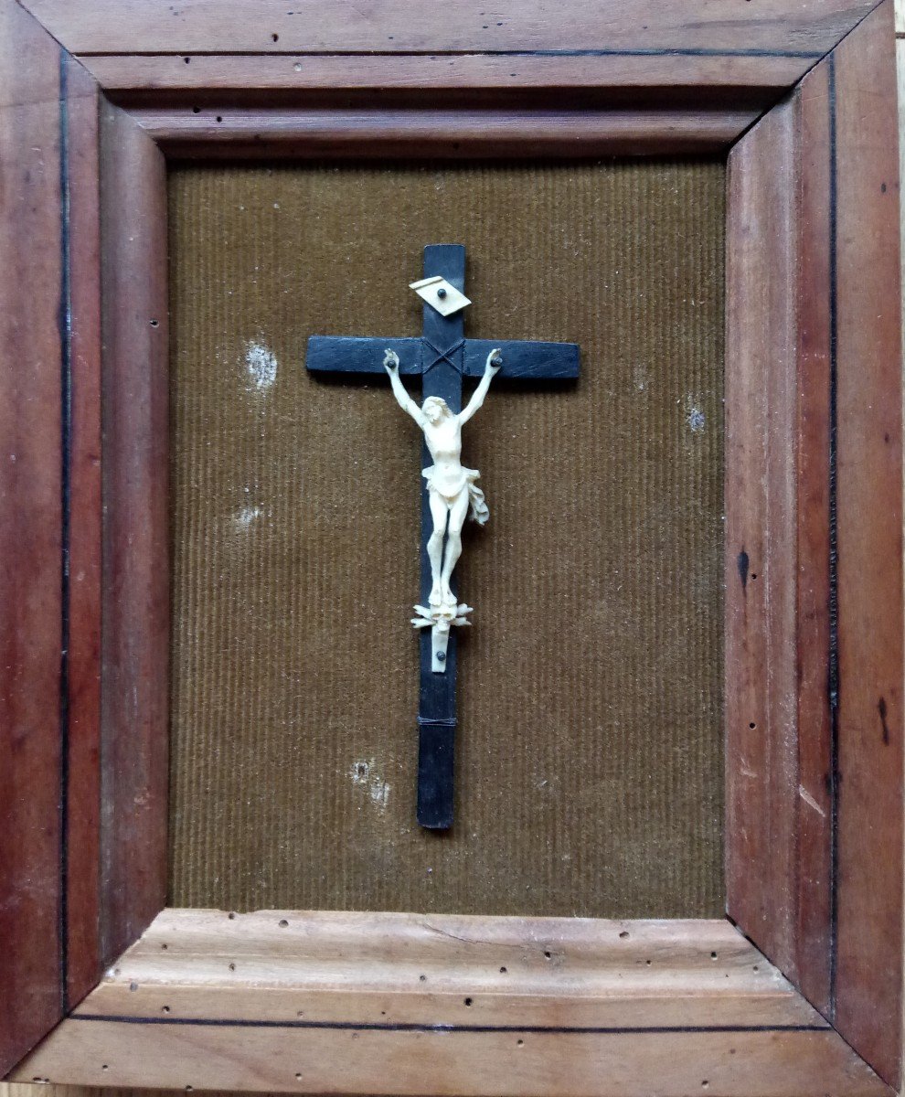 Carved Miniature Christ-photo-2