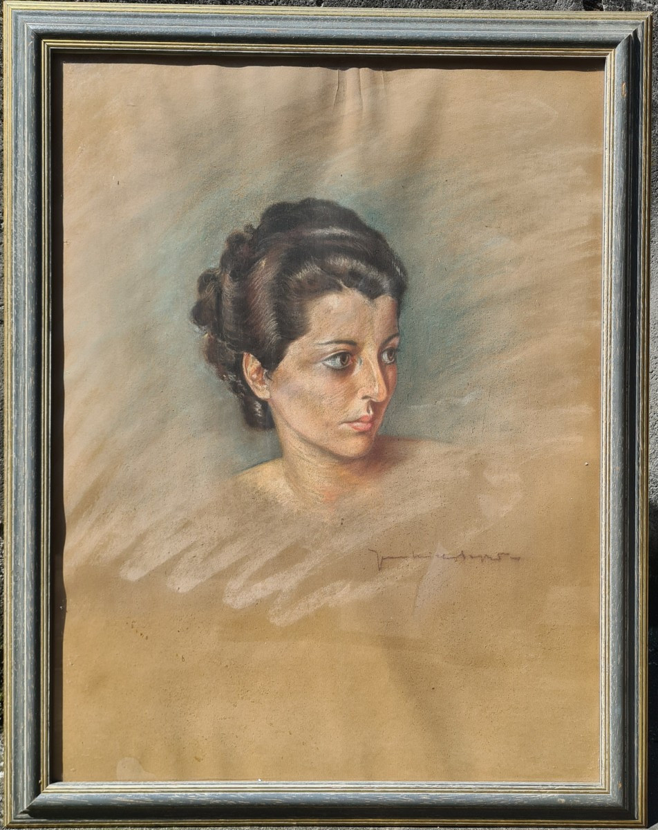 Pastel Portrait Of A Woman From The 1930s-photo-3
