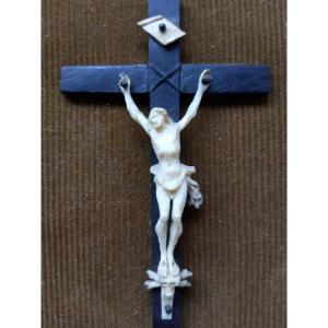 Christ Miniature Sculpté 