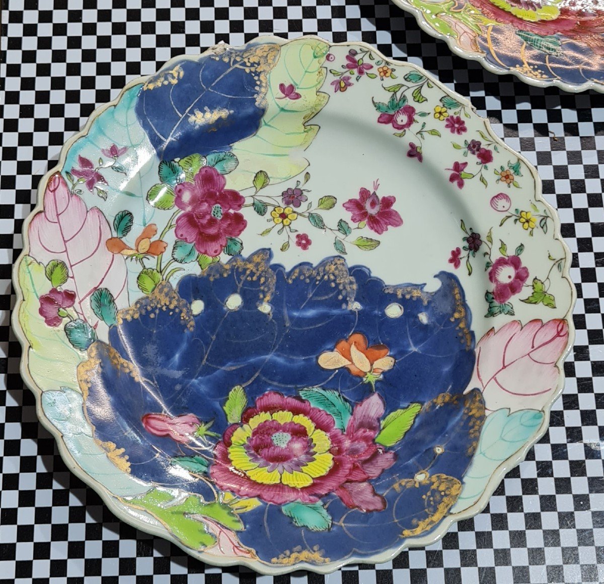 Rare Pair Of Plates With Tobacco Leaf Decor. Qianlong Famille Rose White Blue Qing Dynasty  China Chinese-photo-3