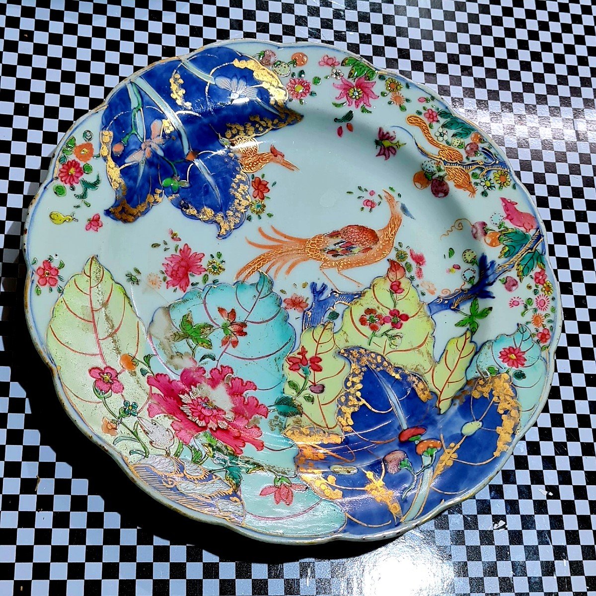 Porcelaine Chine Rare Assiette à Décor Feuille De Tabac. Qianlong Famille Rose Blanc Bleu dynastie qing chine chinoise chinois compagnie