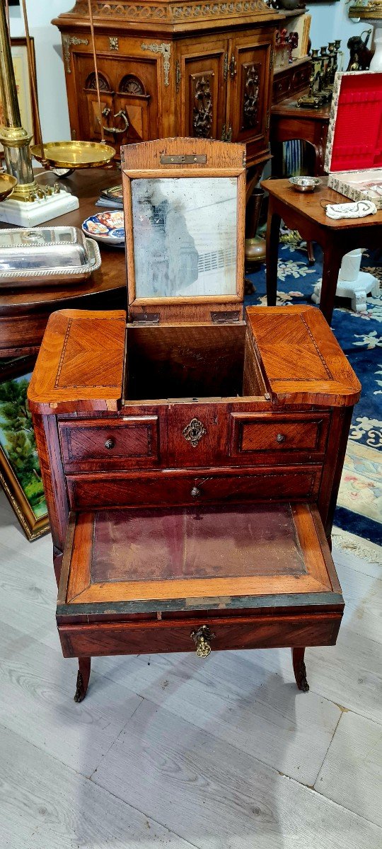 Toute Petite Barbiere Poudreuse Coiffeuse Marqueterie Marquetée Louis XV circa XVIII E XIX E Console table salon chambre 