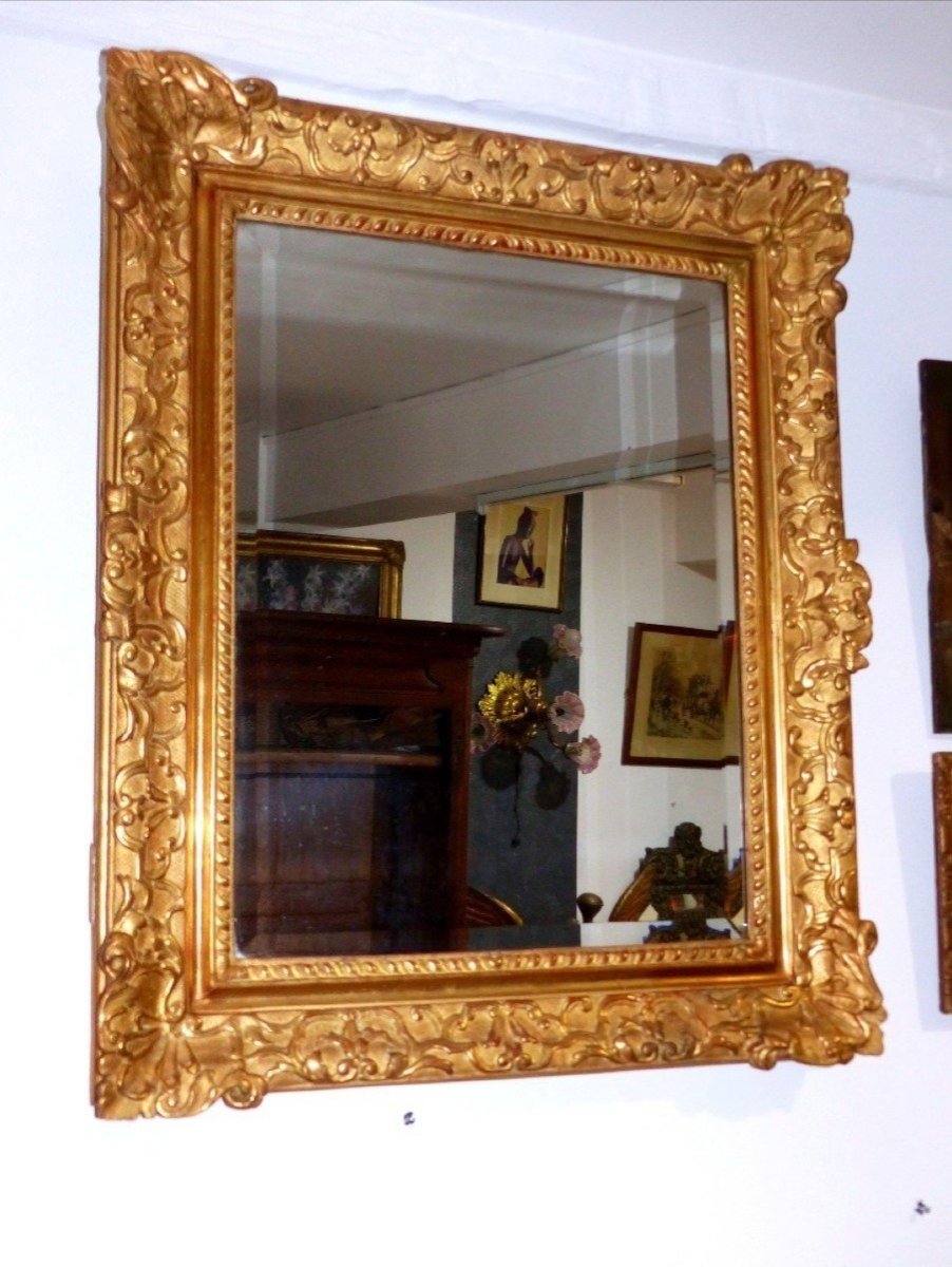 Important cadre en bois sculpté et doré d'époque Louis XIV, France fin XVIIe.-photo-2
