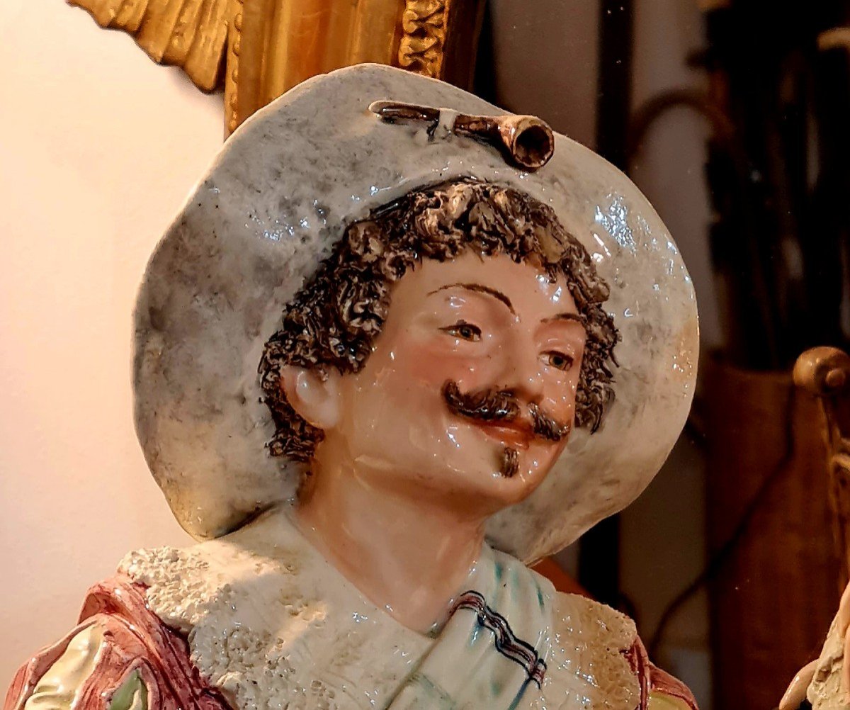 Important Groupe Sculpture Porcelaine Barbotine Auberge Mousquetaire Vin Pipe Auberge Statue -photo-2