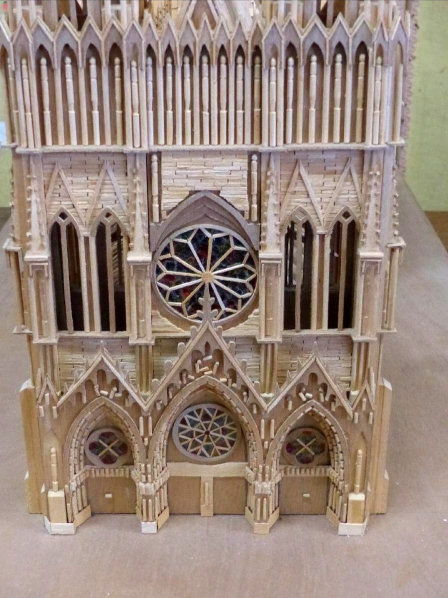  cathedrale de reims 1/200 ème 1600 heures 12000 pièces de bois 5000 allumettes-photo-4