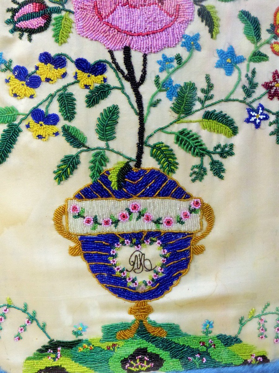 milieu xix eme  Tableau Perlé Dit Sablé Au Vase Fleuri a la rose monogramme Epoque Charles X Louis Philippe