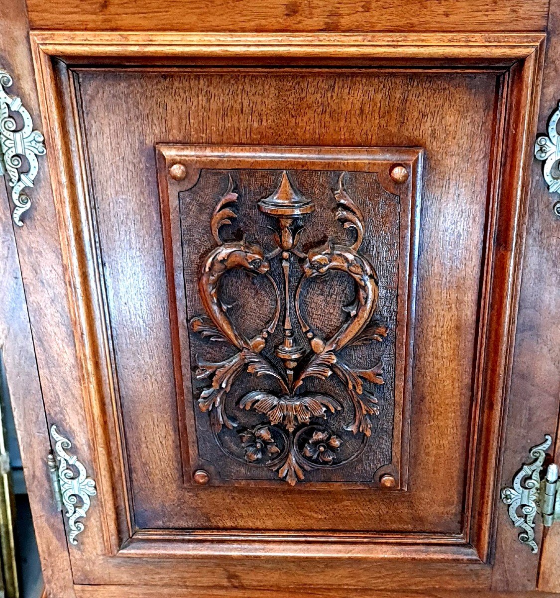 Rare Cabinet Coffre Médaillier monogrammé  sur pieds griffes  aux trefles a 4 feuilles  Epoque XIX éme Viollet Le Duc Napoléon 3 -photo-3