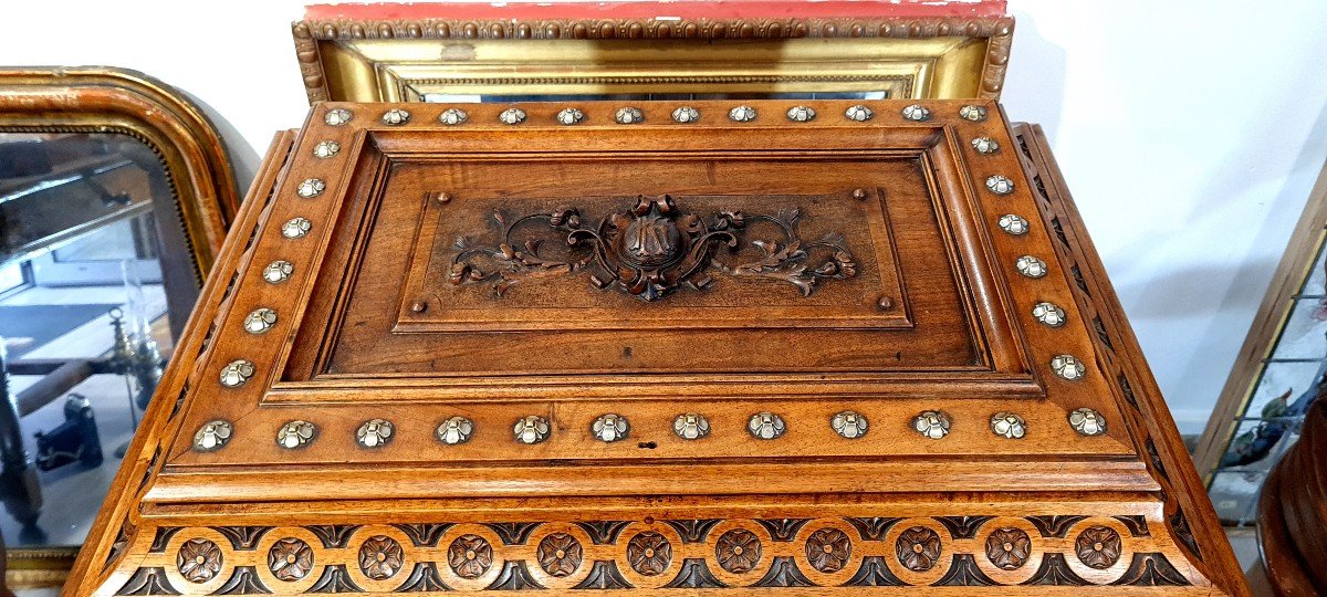 Rare Cabinet Coffre Médaillier monogrammé  sur pieds griffes  aux trefles a 4 feuilles  Epoque XIX éme Viollet Le Duc Napoléon 3 -photo-1
