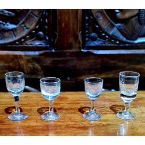 Service Disparate 4 Verres Soufflés Cristal XIX Eme Saint Louis Ou Baccarat