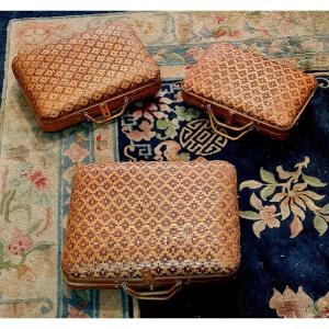 Rare Set Of 3 Nesting Suitcases In Straw Marquetry.