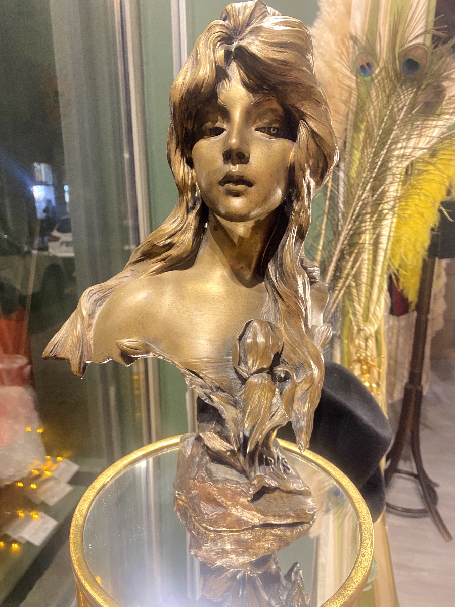 Bronze Sculpture Emmanuel Villanis "iris"