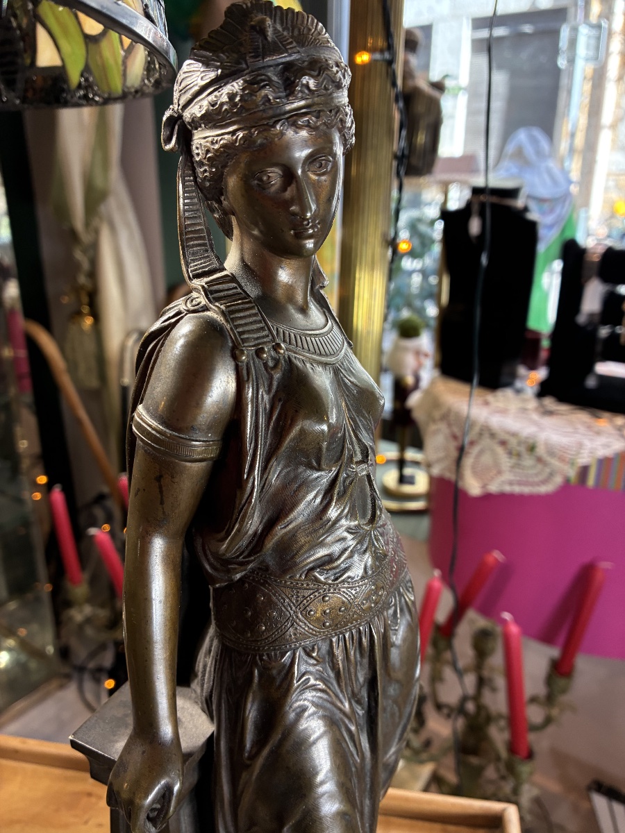 Eutrope BOURET (1833-1906) DIT BOURETY - Figure féminine orientalisante à l’éventail – Bronze 