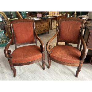 Pair Of Mahogany Armchairs With Curved Front Legs. Restoration Period (1814-1830)