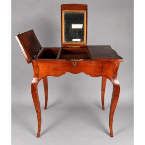 Table de toilette / coiffeuse de style Louis XV en noyer