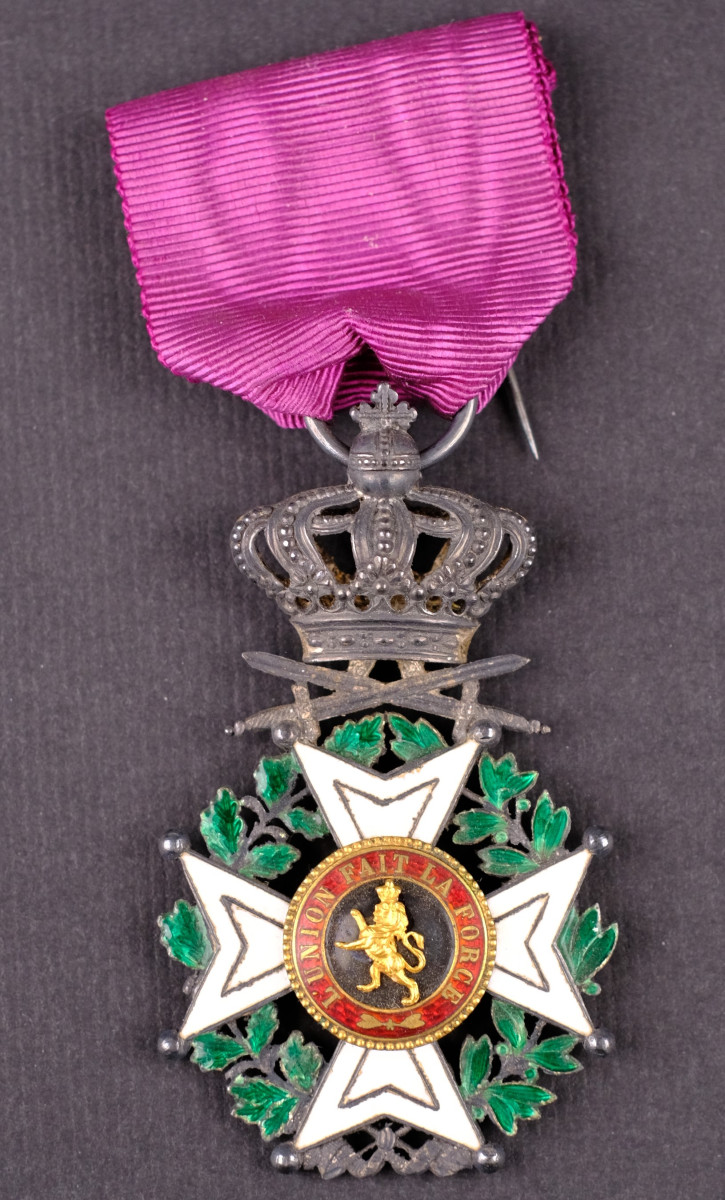 Croix de chevalier (militaire) de l'ordre de Léopold. Version ancienne Unilingue.Médaille Belge