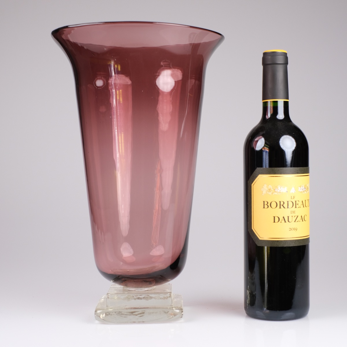 Large Plum-colored Blown Glass Vase — Base Attached Using A Hot Pincers Technique — 1950s Design-photo-2