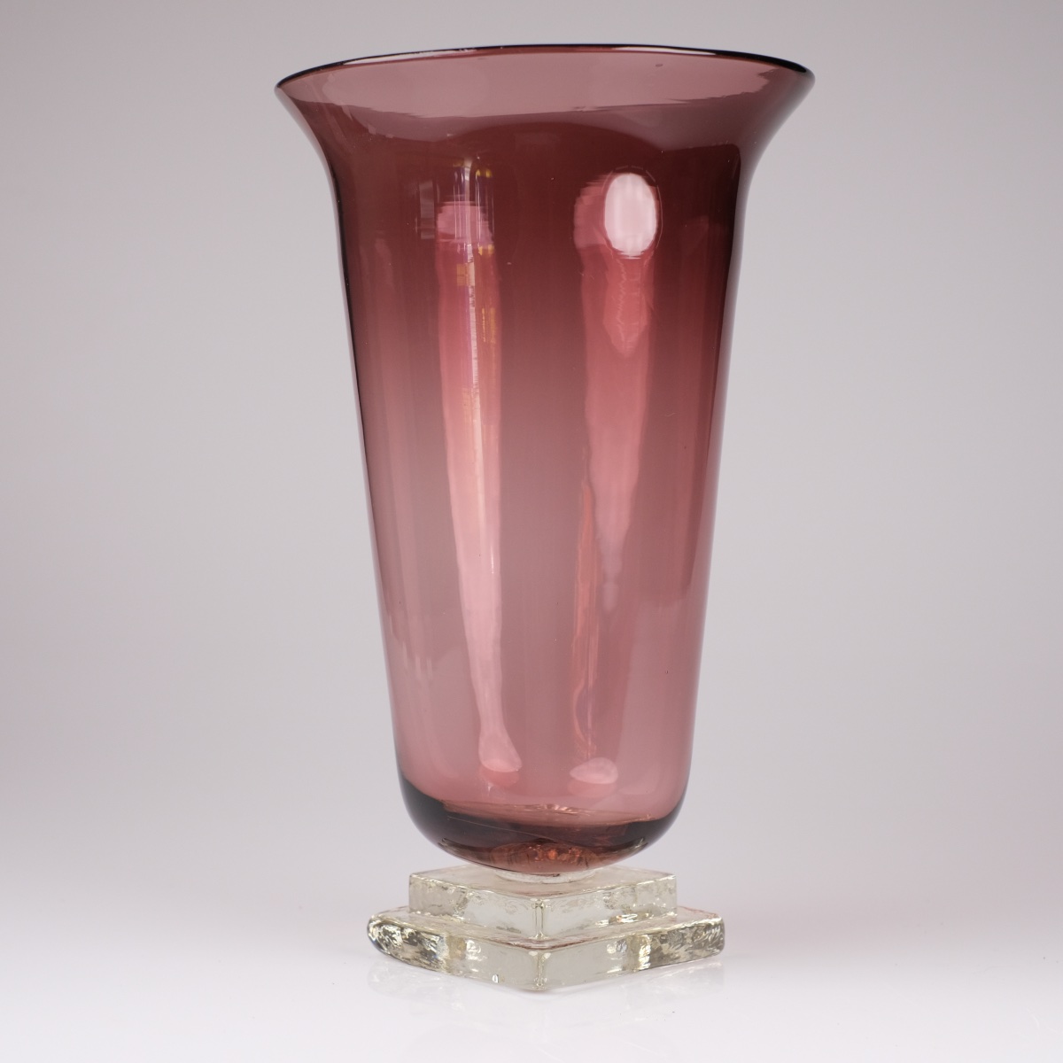 Large Plum-colored Blown Glass Vase — Base Attached Using A Hot Pincers Technique — 1950s Design-photo-4
