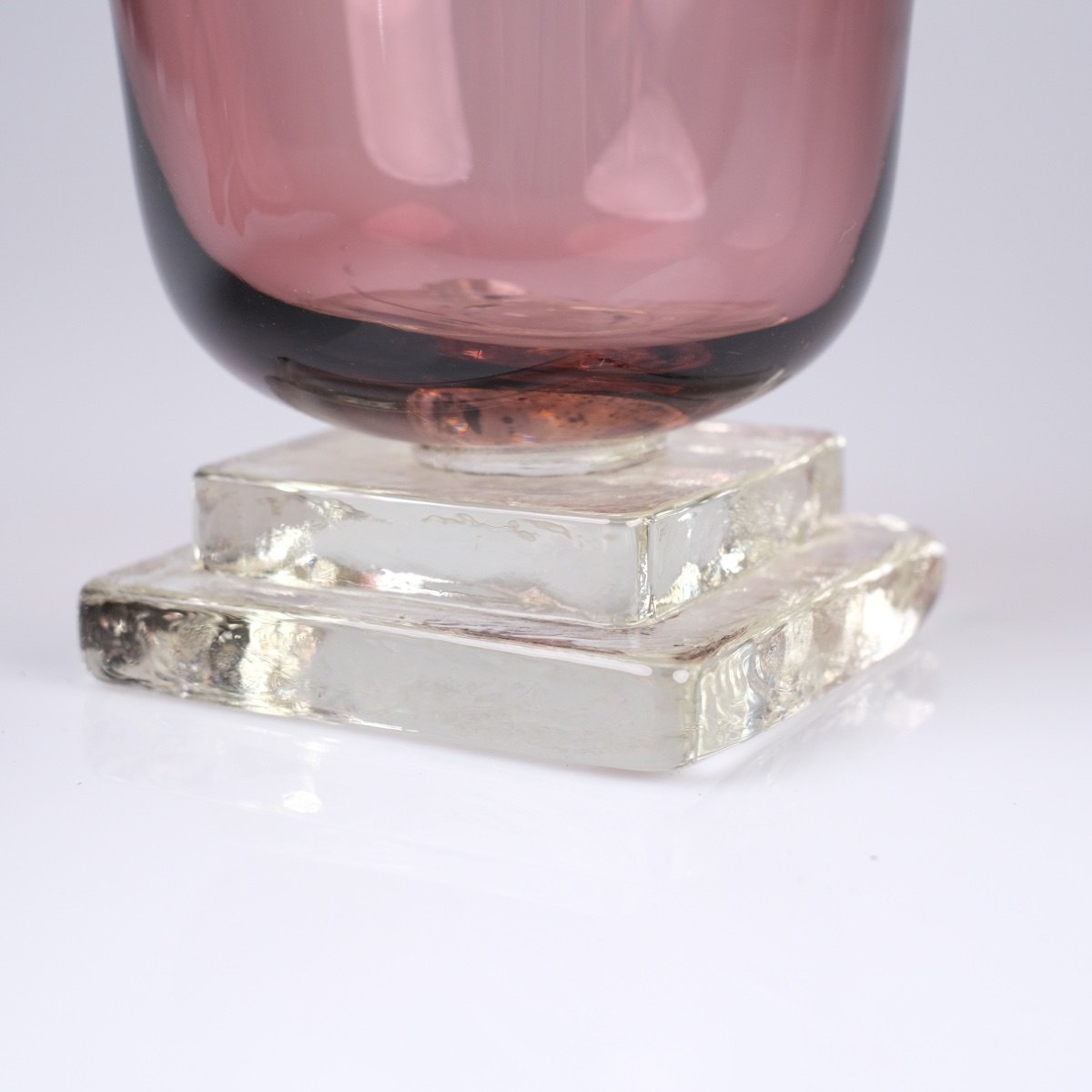 Large Plum-colored Blown Glass Vase — Base Attached Using A Hot Pincers Technique — 1950s Design-photo-5