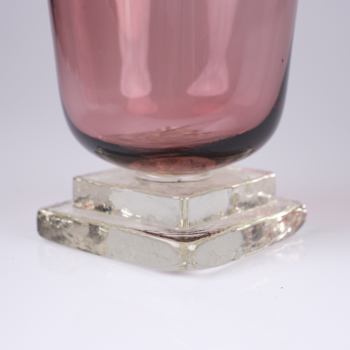 Large Plum-colored Blown Glass Vase — Base Attached Using A Hot Pincers Technique — 1950s Design-photo-6