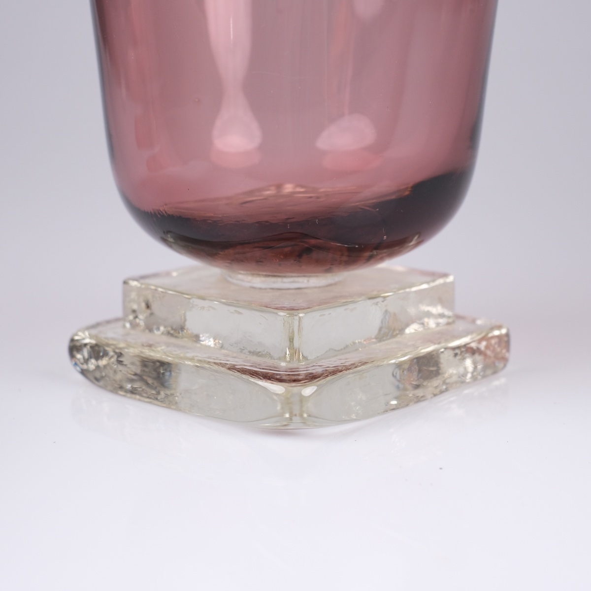 Large Plum-colored Blown Glass Vase — Base Attached Using A Hot Pincers Technique — 1950s Design-photo-7