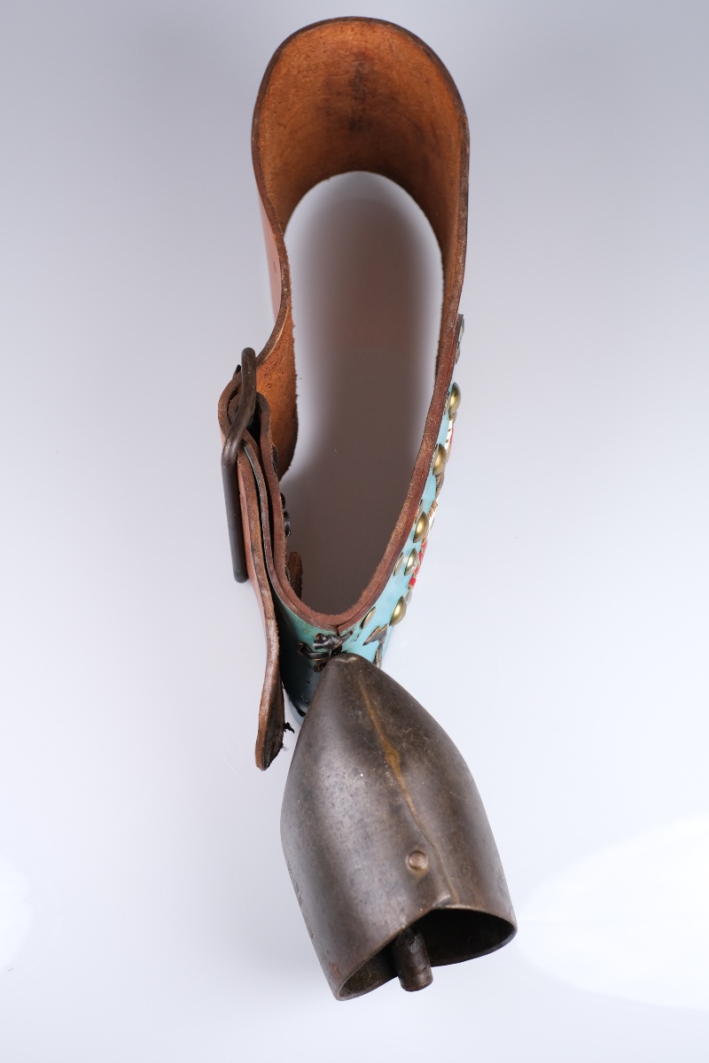 Antique Chamonix Devouassoud Cow Bell No. 6 — Multicolored Braided Leather Necklace-photo-4
