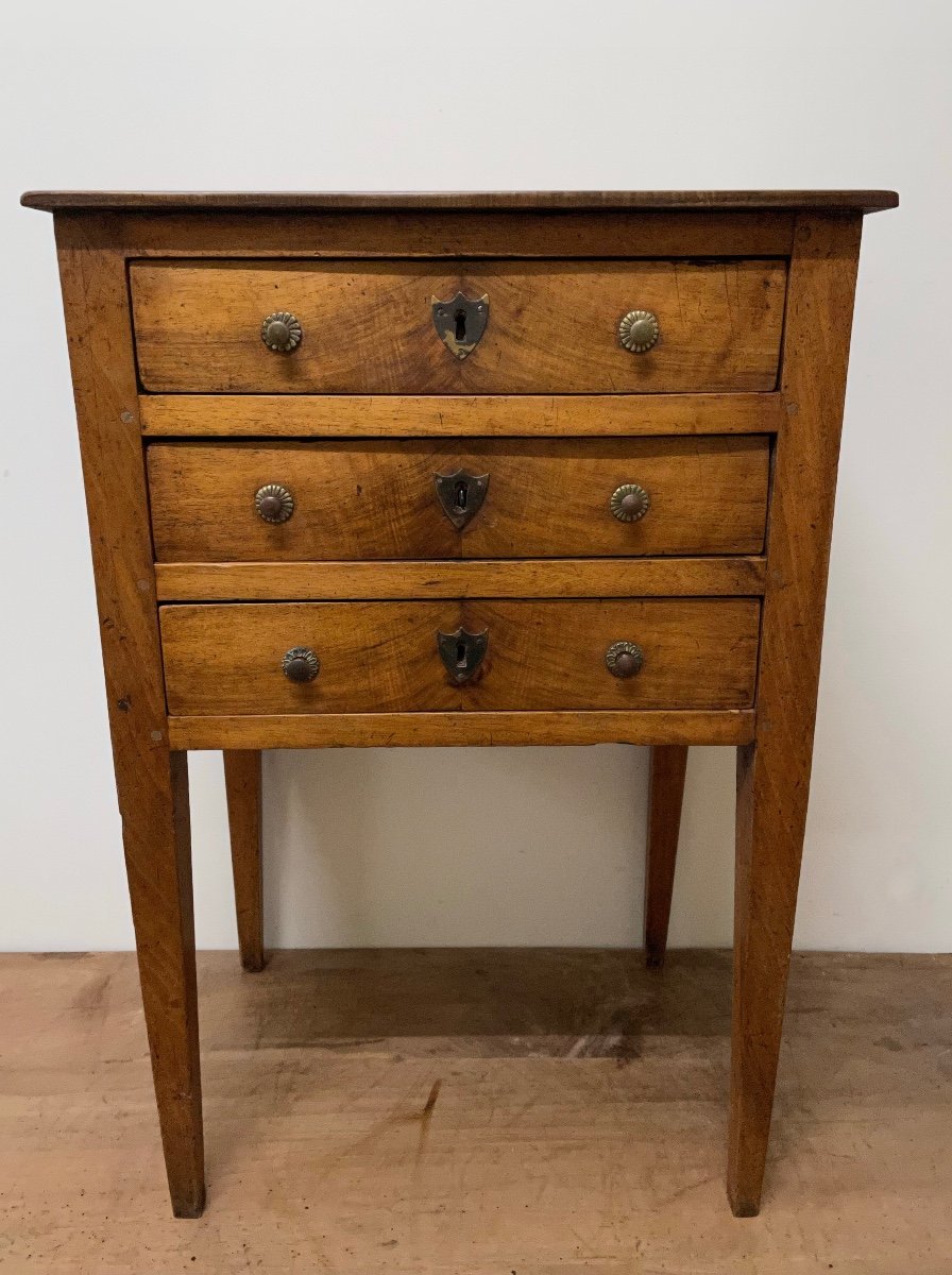 Chiffonniere Table In Walnut-photo-2