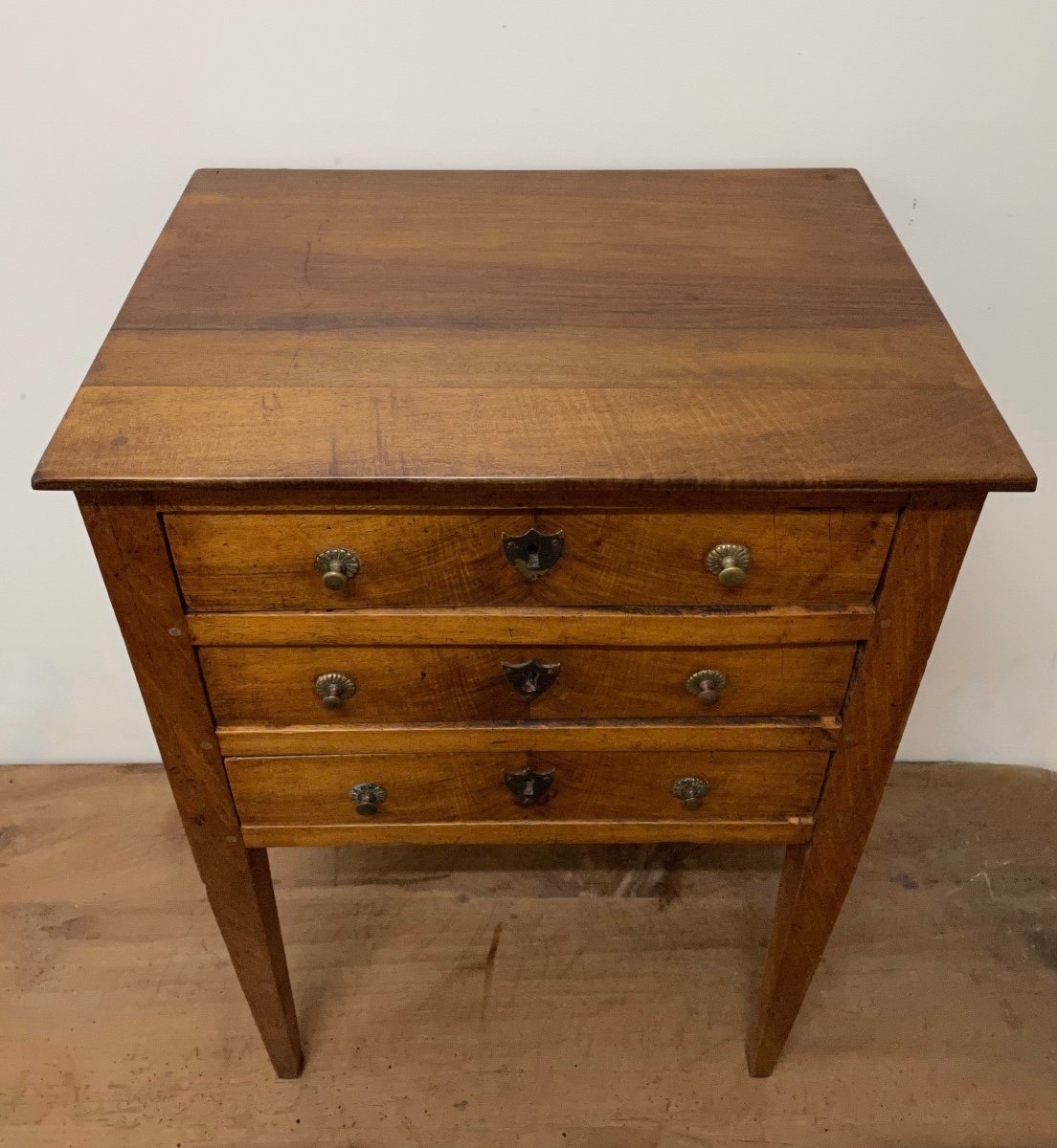 Chiffonniere Table In Walnut