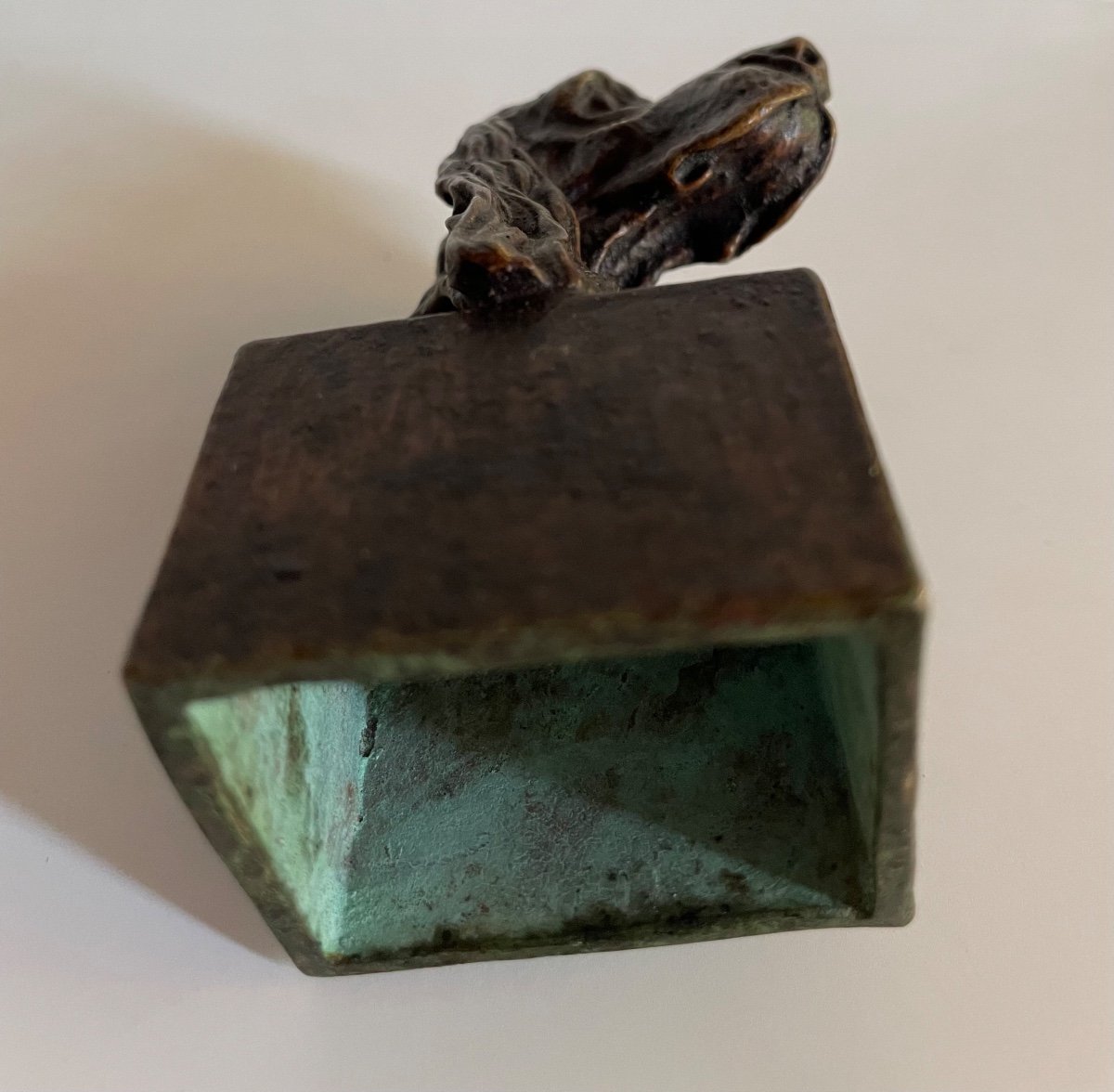 Small Bronze Subject Representing A Dog's Head-photo-4