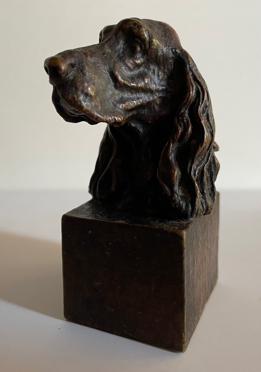 Small Bronze Subject Representing A Dog's Head-photo-5