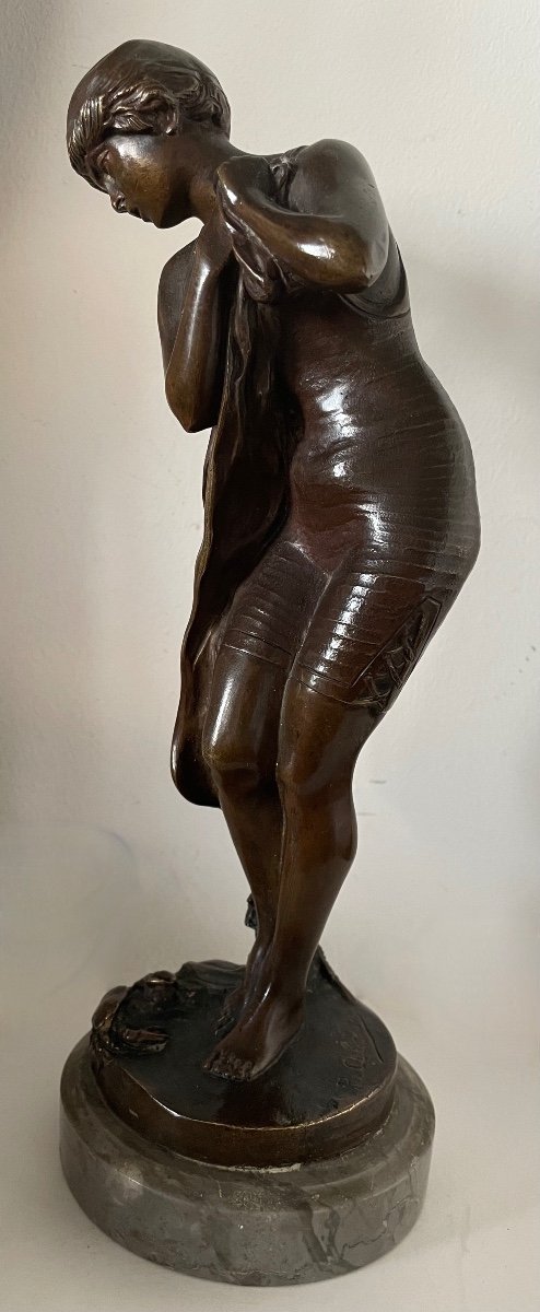 The Young Woman And The Crab, Bronze Sculpture-photo-1