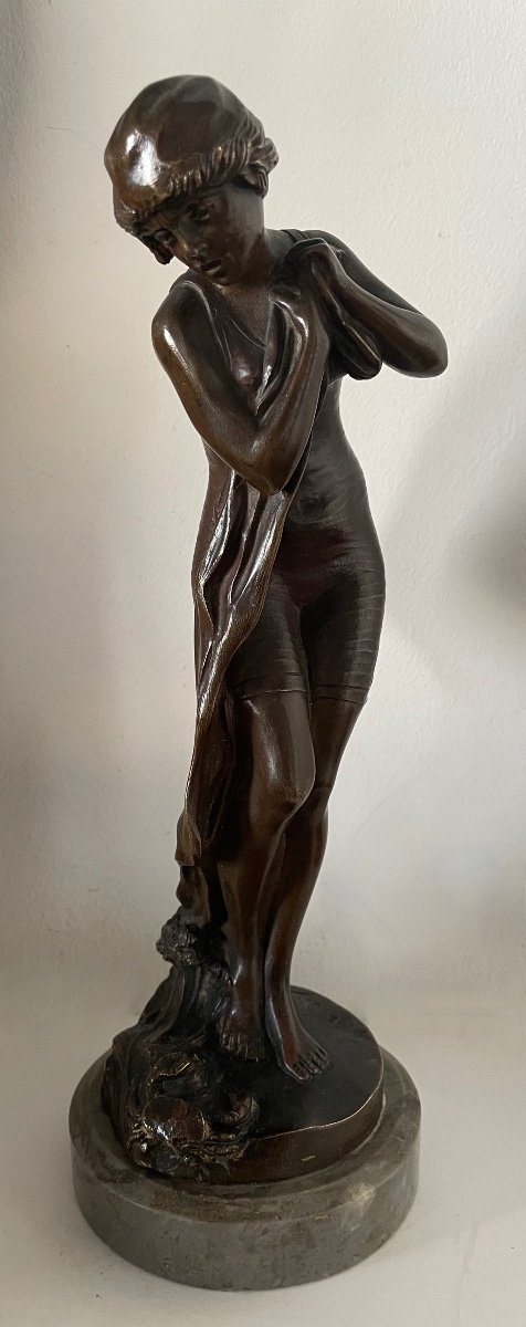 The Young Woman And The Crab, Bronze Sculpture-photo-5
