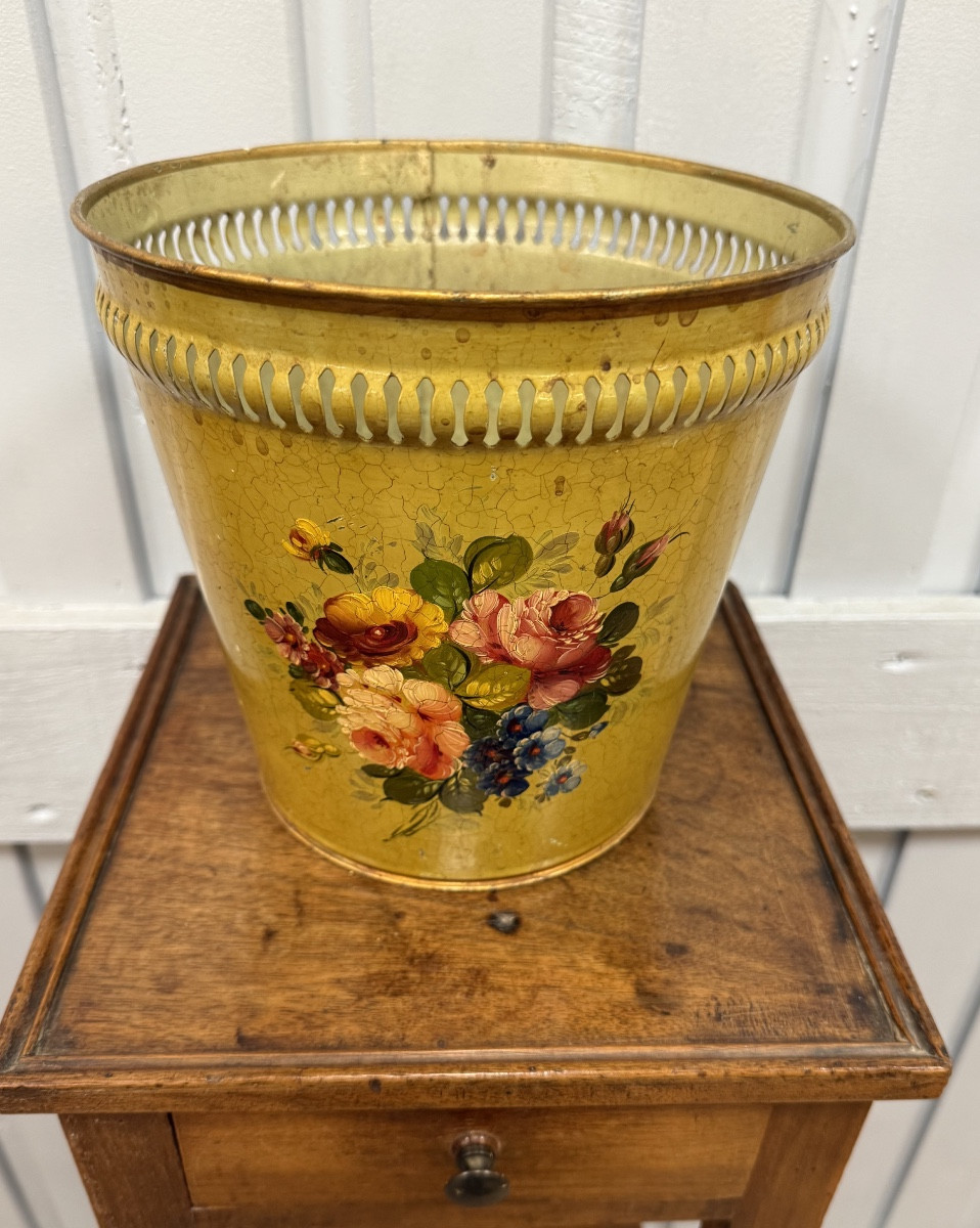 Small Painted Sheet Metal Planter-photo-6