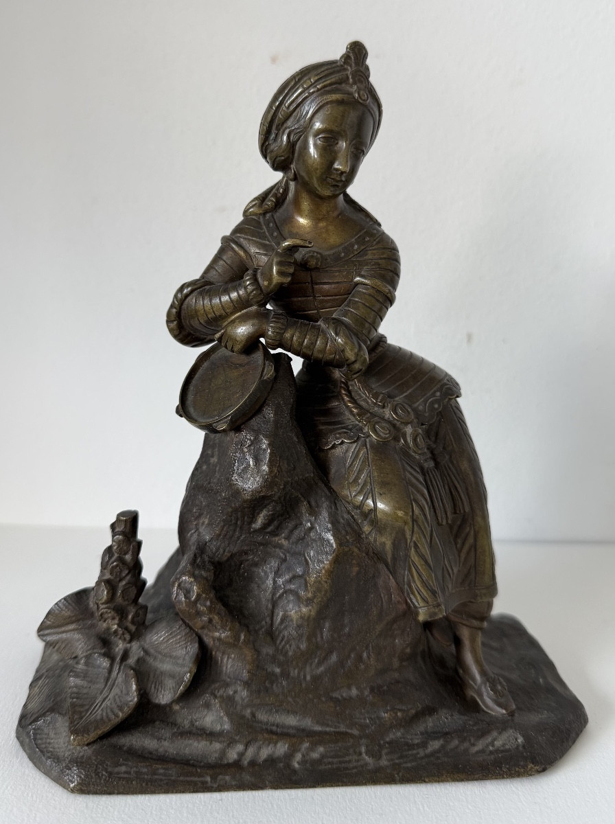 Jeune fille au tambourin , sujet en bronze