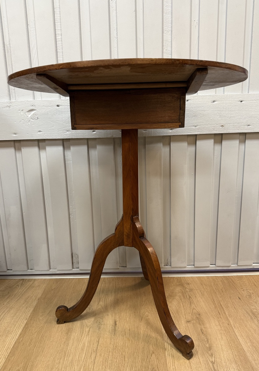 Guéridon en noyer  se transformant en petite coiffeuse -photo-3