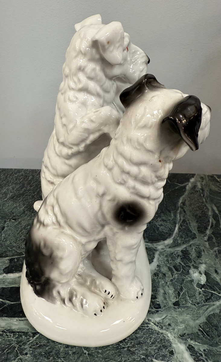 Sujet en porcelaine représentant des chiens-photo-2