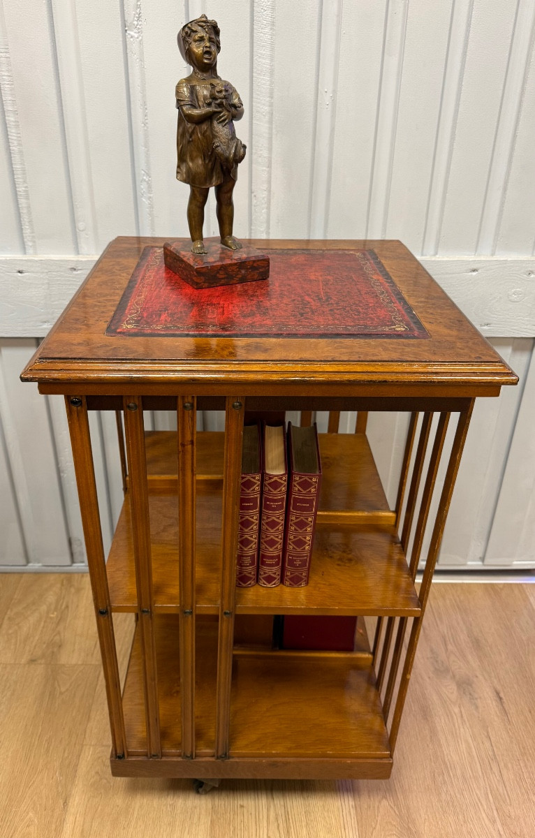 Bibliothèque tournante