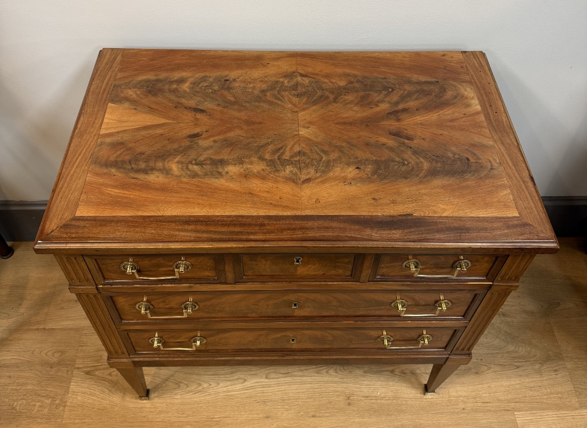 Small Mahogany Chest Of Drawers-photo-7