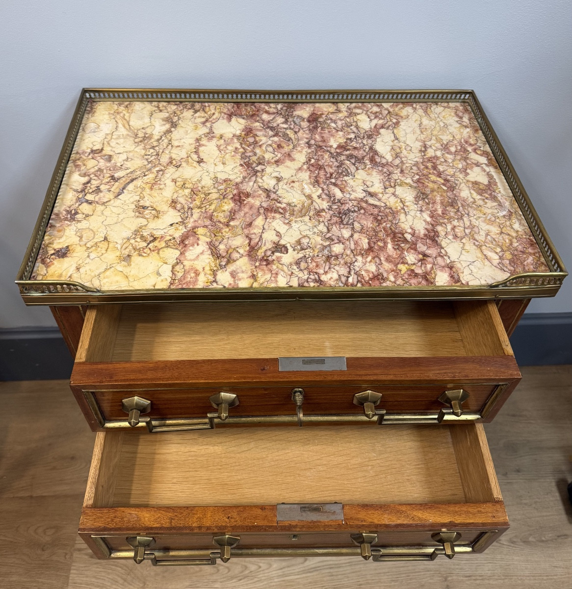 Table chiffonnière en acajou-photo-3